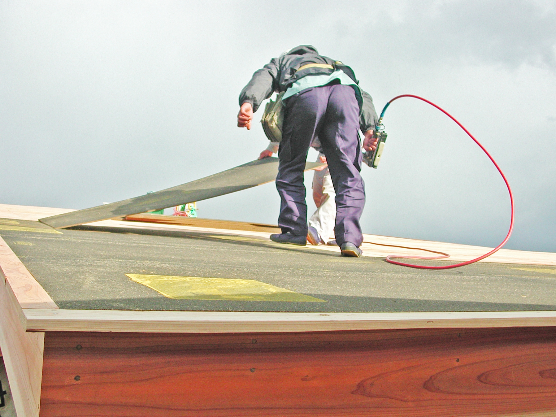 どこよりも早い雨漏り修理